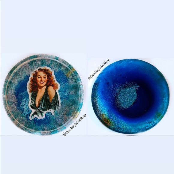 Large Glitter Pin Up Girl Ash Tray Resin Coaster - Picture 2 of 3